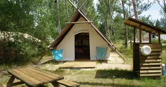 Camping L'heureux hasard, tente trappeur, famille, vacances, Cheverny, zoo de Beauval Camping L'heureux hasard, tente trappeur, famille, vacances, Cheverny, zoo de Beauval
