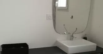 Salle de douche PMR Salle de douche PMR