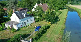 Petite maison au bord du canal_1 Petite maison au bord du canal_1