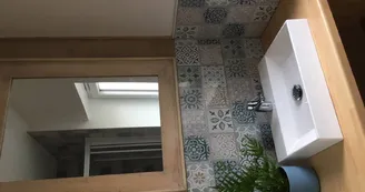 2ème SALLE DE DOUCHE 2ème SALLE DE DOUCHE