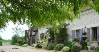 Parking de la Ferme Auberge de la Lionnière