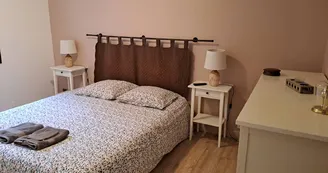 CHAMBRE 1 RDC CHAMBRE 1 RDC