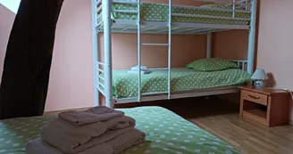 Gîte Mastroquet - chambre 3 lits individuels Gîte Mastroquet - chambre 3 lits individuels