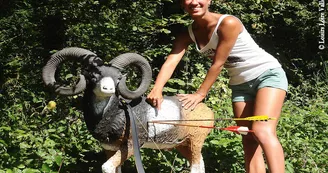 tir-a-l-arc-mouflon-fille-loisirs-loire-valley tir-a-l-arc-mouflon-fille-loisirs-loire-valley