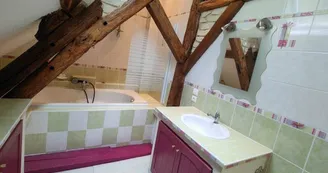 Niveau 2 Salle de bain vue baignoire Niveau 2 Salle de bain vue baignoire
