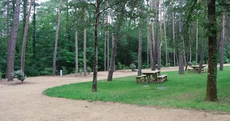 Aire Camping-car Park de Céré-la-Ronde Aire Camping-car Park de Céré-la-Ronde