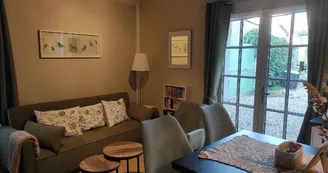 coin salon/TV coin salon/TV