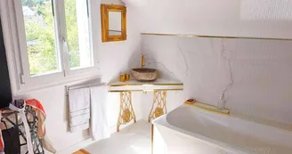 Baignoire et vasque en pierre naturelle, Chambre Soleil Baignoire et vasque en pierre naturelle, Chambre Soleil