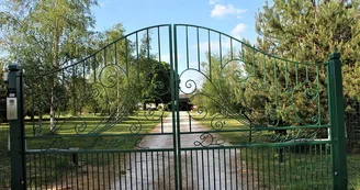 Ferme- de-couffy en Val de Loire entrée Ferme- de-couffy en Val de Loire entrée