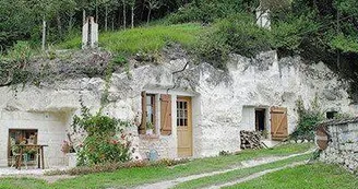Gite-le-Petit-Troglo-Bourre©Le-Petit-Troglo (1) Gite-le-Petit-Troglo-Bourre©Le-Petit-Troglo (1)