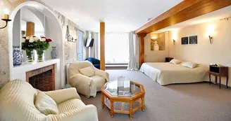 Chambre. Hôtel La Roseraie, à Chenonceaux. Chambre. Hôtel La Roseraie, à Chenonceaux.