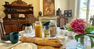 LA MAISON VOYAGE PETIT DEJEUNER CONTINENTAL LA MAISON VOYAGE PETIT DEJEUNER CONTINENTAL