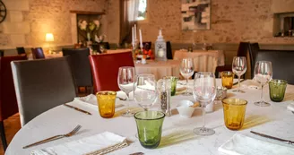 Auberge du Cheval Rouge - Restaurant à Chisseaux Auberge du Cheval Rouge - Restaurant à Chisseaux
