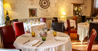 Auberge du Cheval Rouge - Restaurant à Chisseaux Auberge du Cheval Rouge - Restaurant à Chisseaux