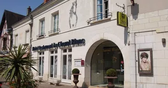 Le Cheval Blanc - Hôtel restaurant à Bléré Le Cheval Blanc - Hôtel restaurant à Bléré
