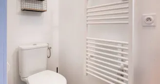 La-Bulle-de-Saint-Jul-Auberge-Tourangelle-chambre-wc-500x750 La-Bulle-de-Saint-Jul-Auberge-Tourangelle-chambre-wc-500x750