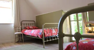 15. Le Grand Roc Touraine gîte de Groupe 16 pers près Chenonceau Chambre 2 lits partie droite 15. Le Grand Roc Touraine gîte de Groupe 16 pers près Chenonceau Chambre 2 lits partie droite