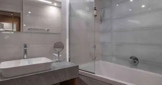 Baignoire (Supérieure) Baignoire (Supérieure)