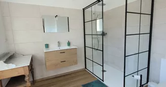 Salle de bain chambre raffinée FRIDA Salle de bain chambre raffinée FRIDA