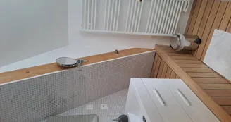 SALLE DE DOUCHE SALLE DE DOUCHE