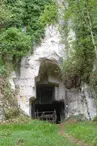 Entrée d'ancienne carrière souterraine